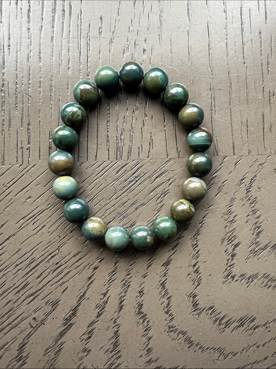 Jewelry - Green Alashan agate bracelet 10mm SIZE 6.75’